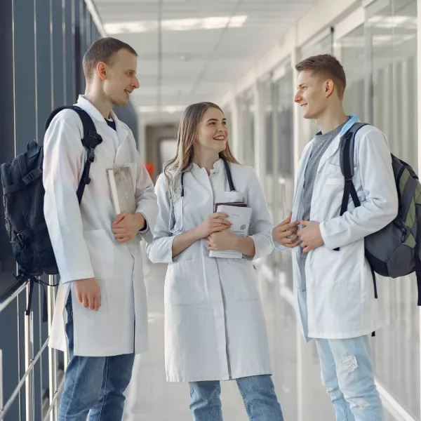 Amonis - young graduates