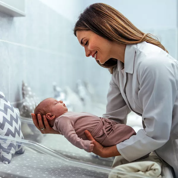 Amonis - vroedvrouw / sage-femme